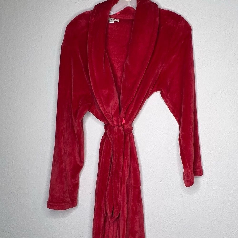 Kim Rogers Soft Red Robe - Picture 7 of 9